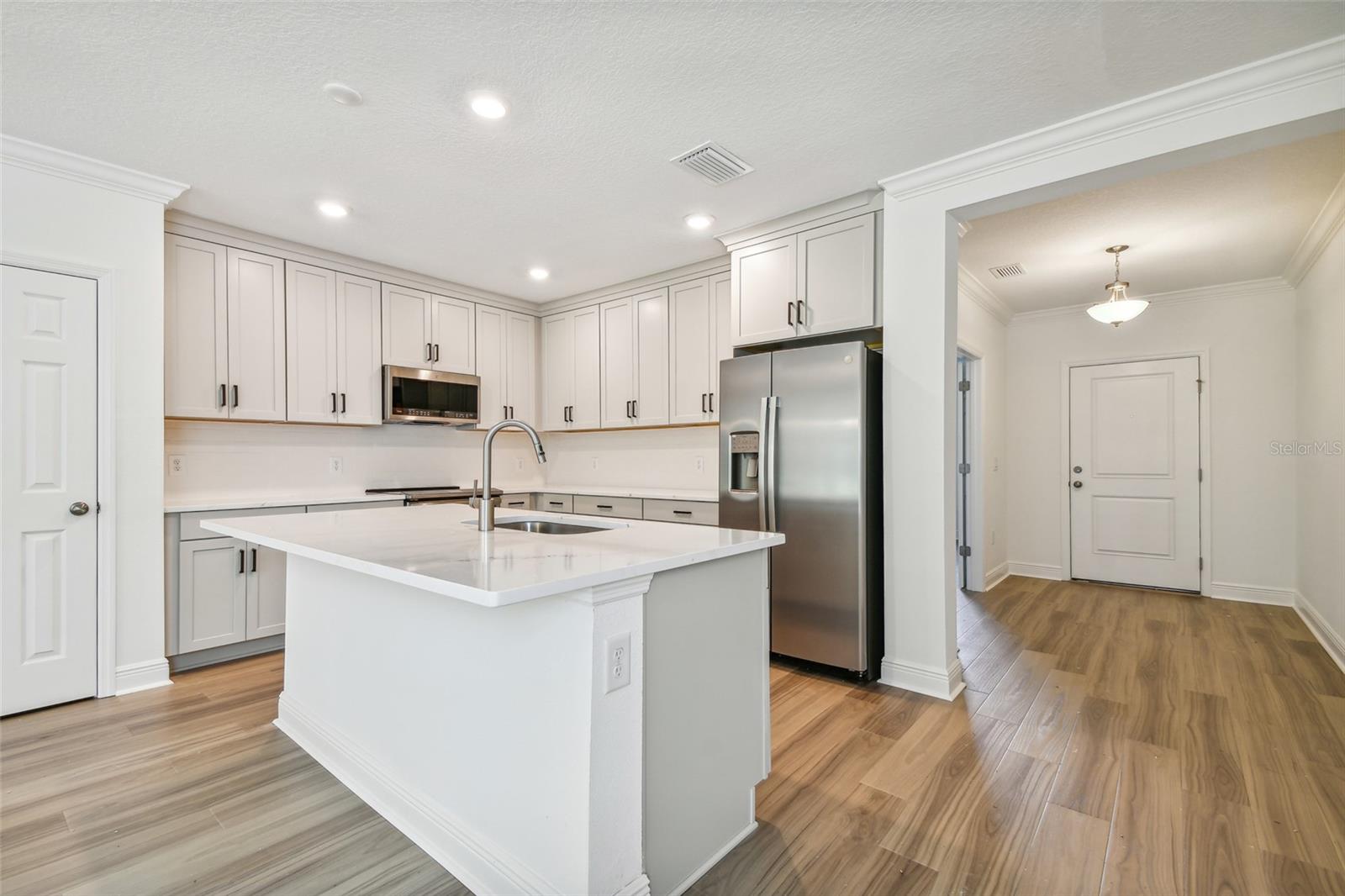 Listing Image #11