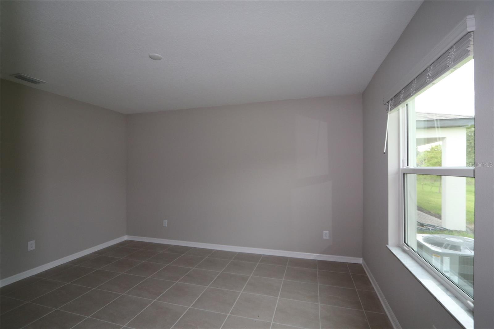 Listing Image #4