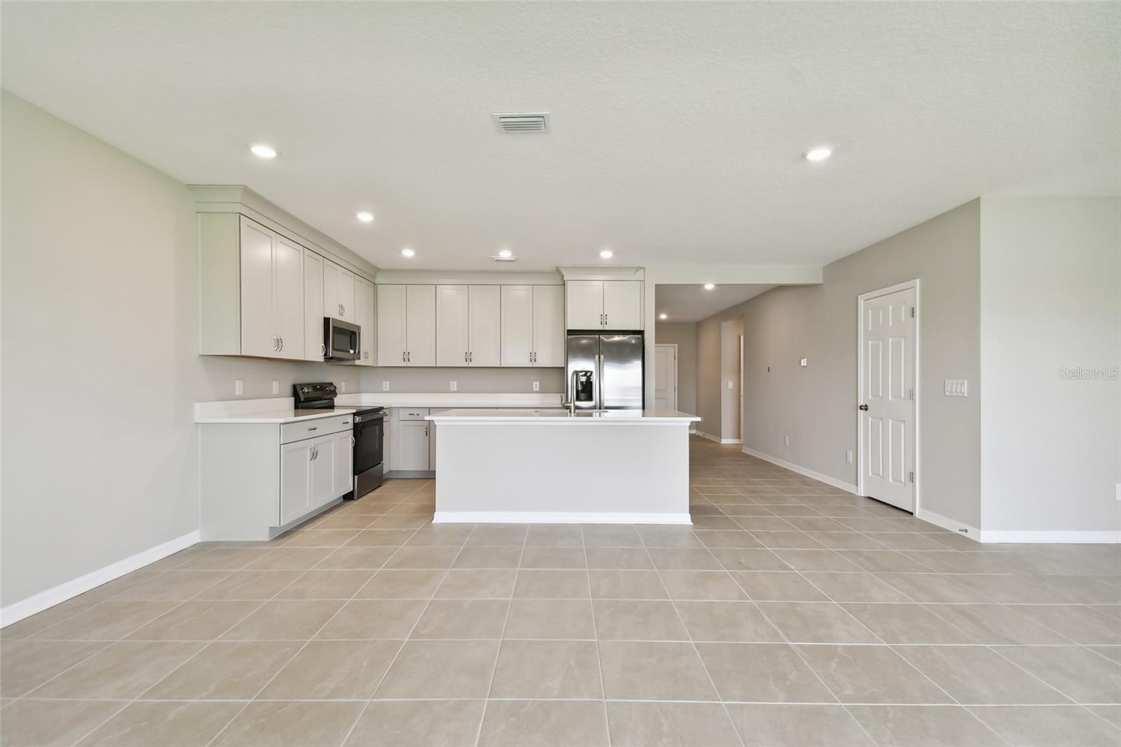 Listing Image #9