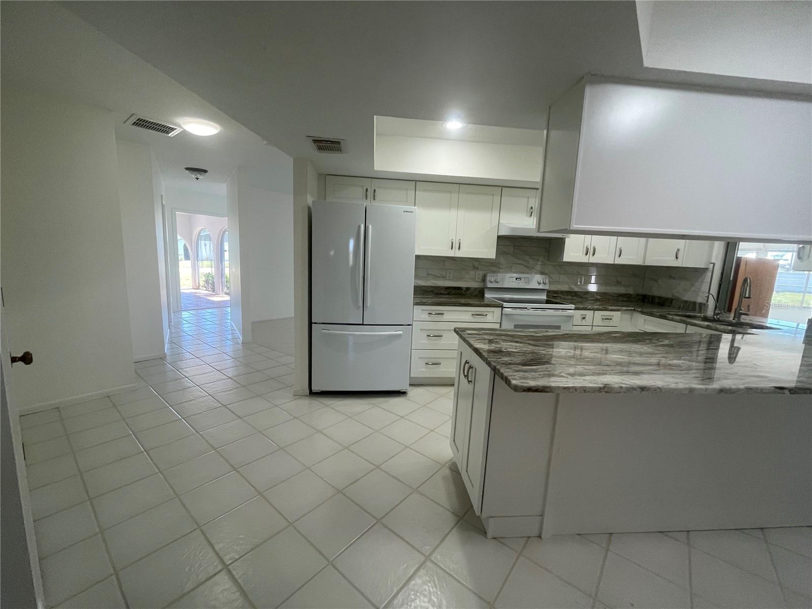 Listing Image #4