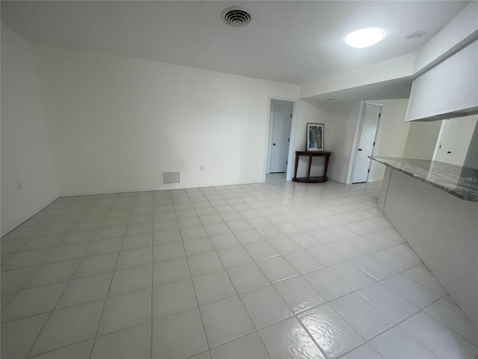 Listing Image #9