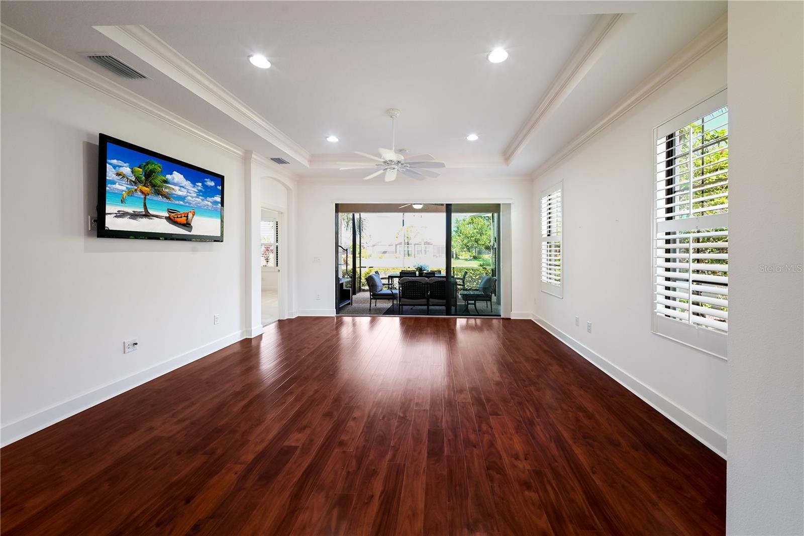 Listing Image #9