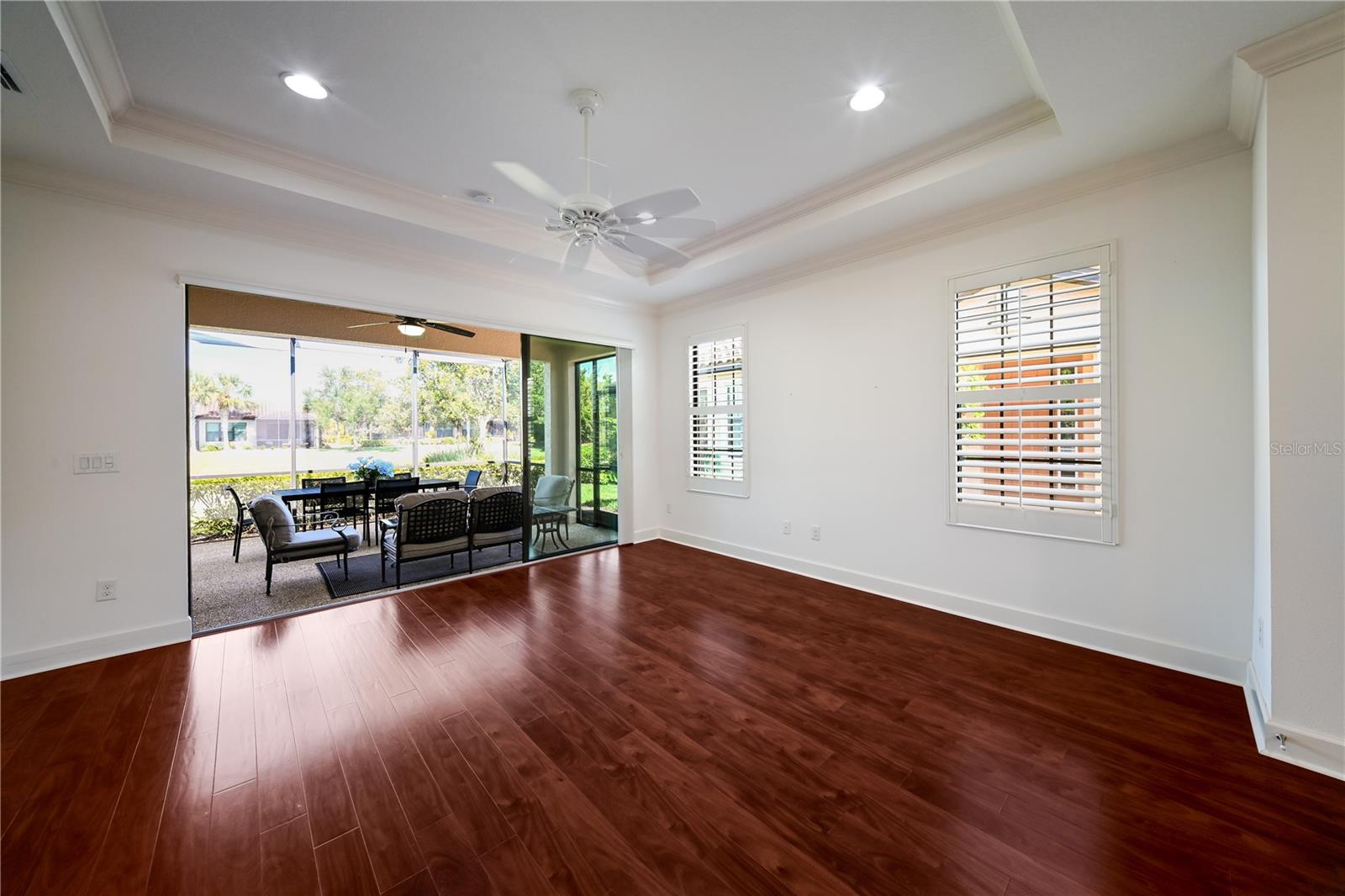 Listing Image #10