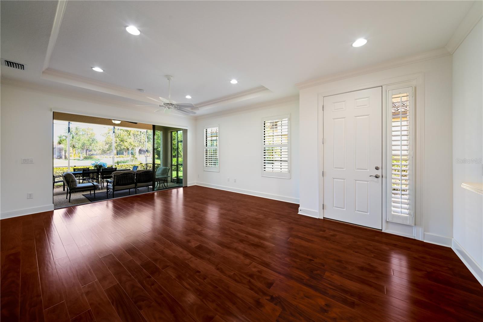 Listing Image #11