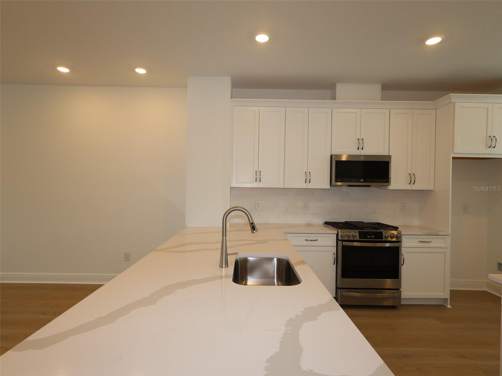 Listing Image #4