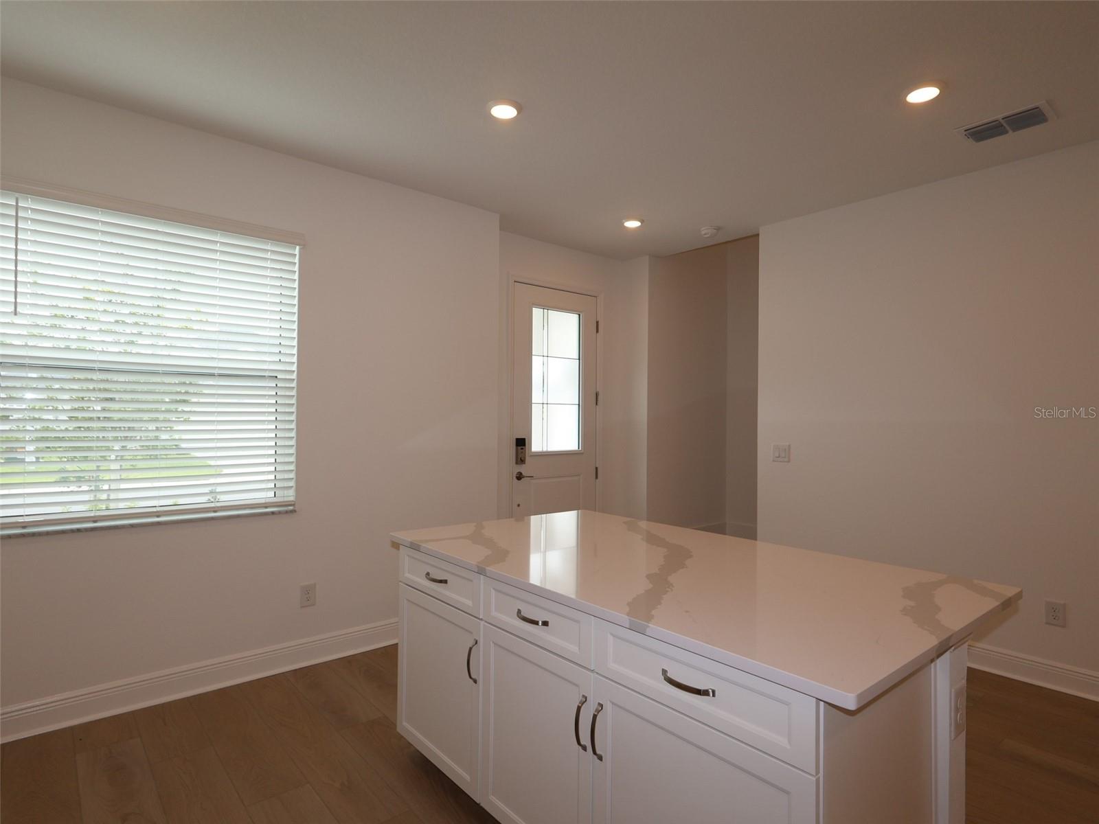 Listing Image #5