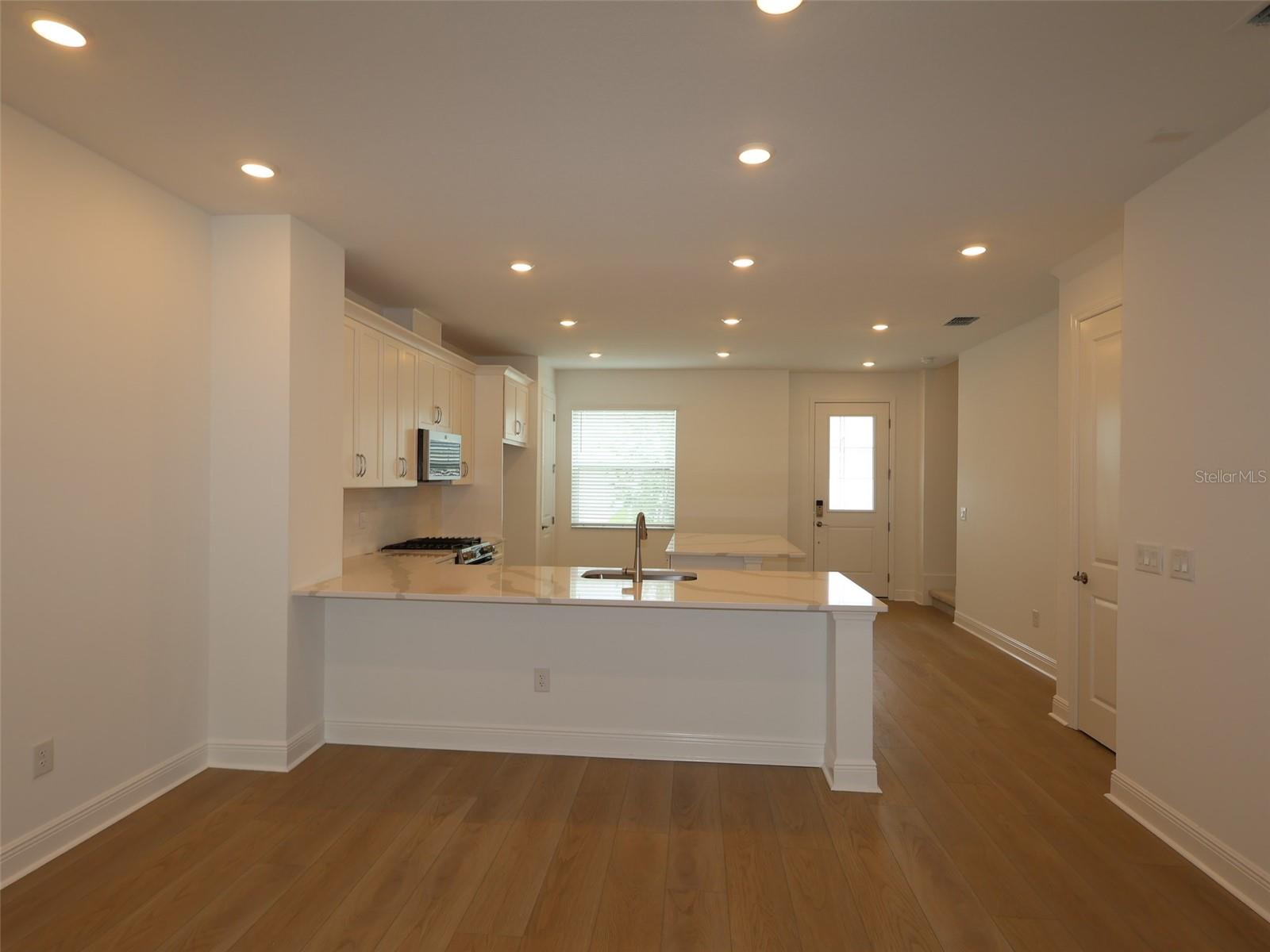 Listing Image #6