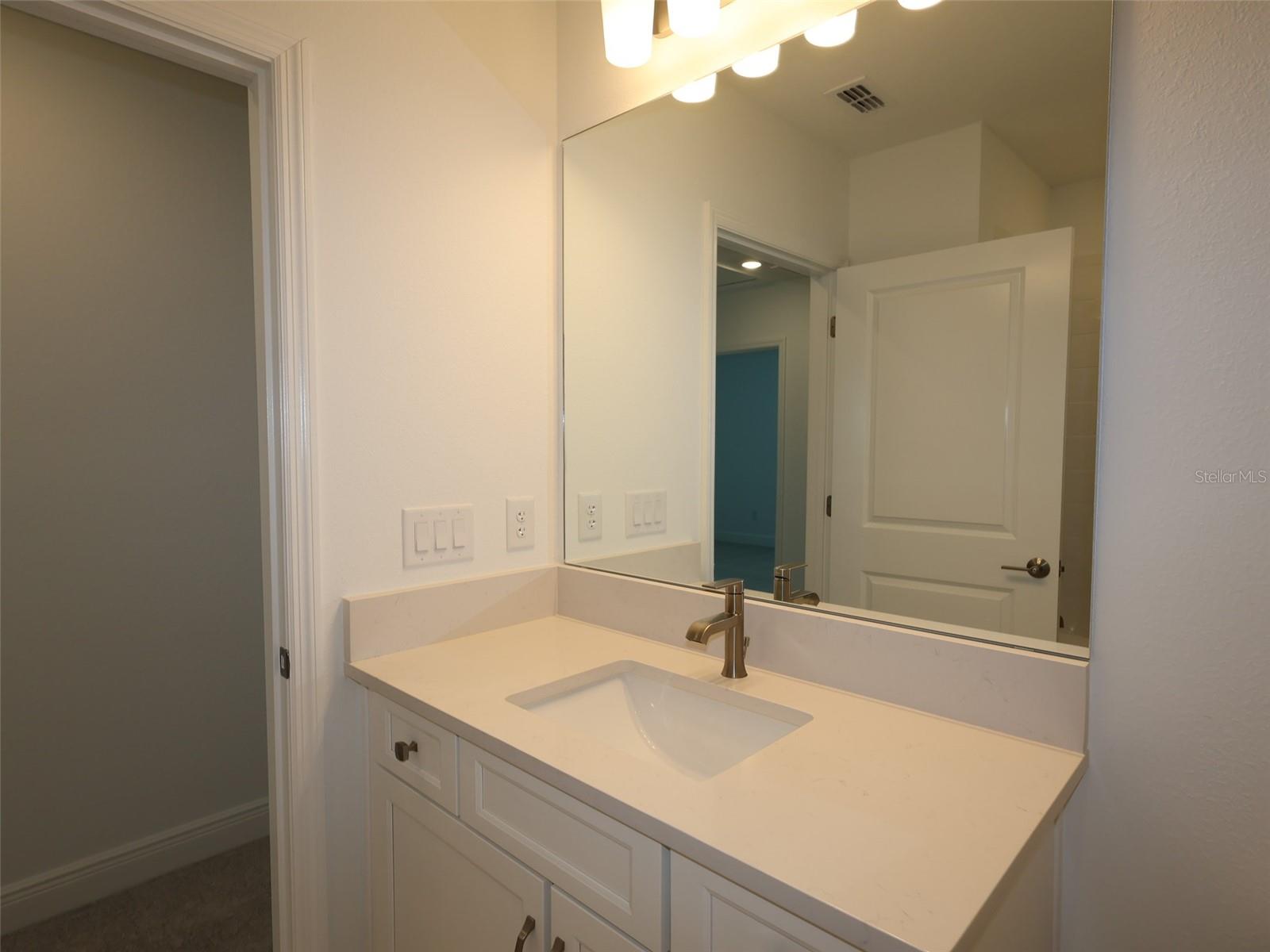Listing Image #9