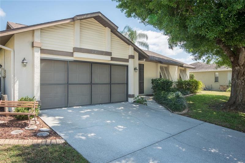 Colonial Oaks Real Estate for Sale Sarasota Florida