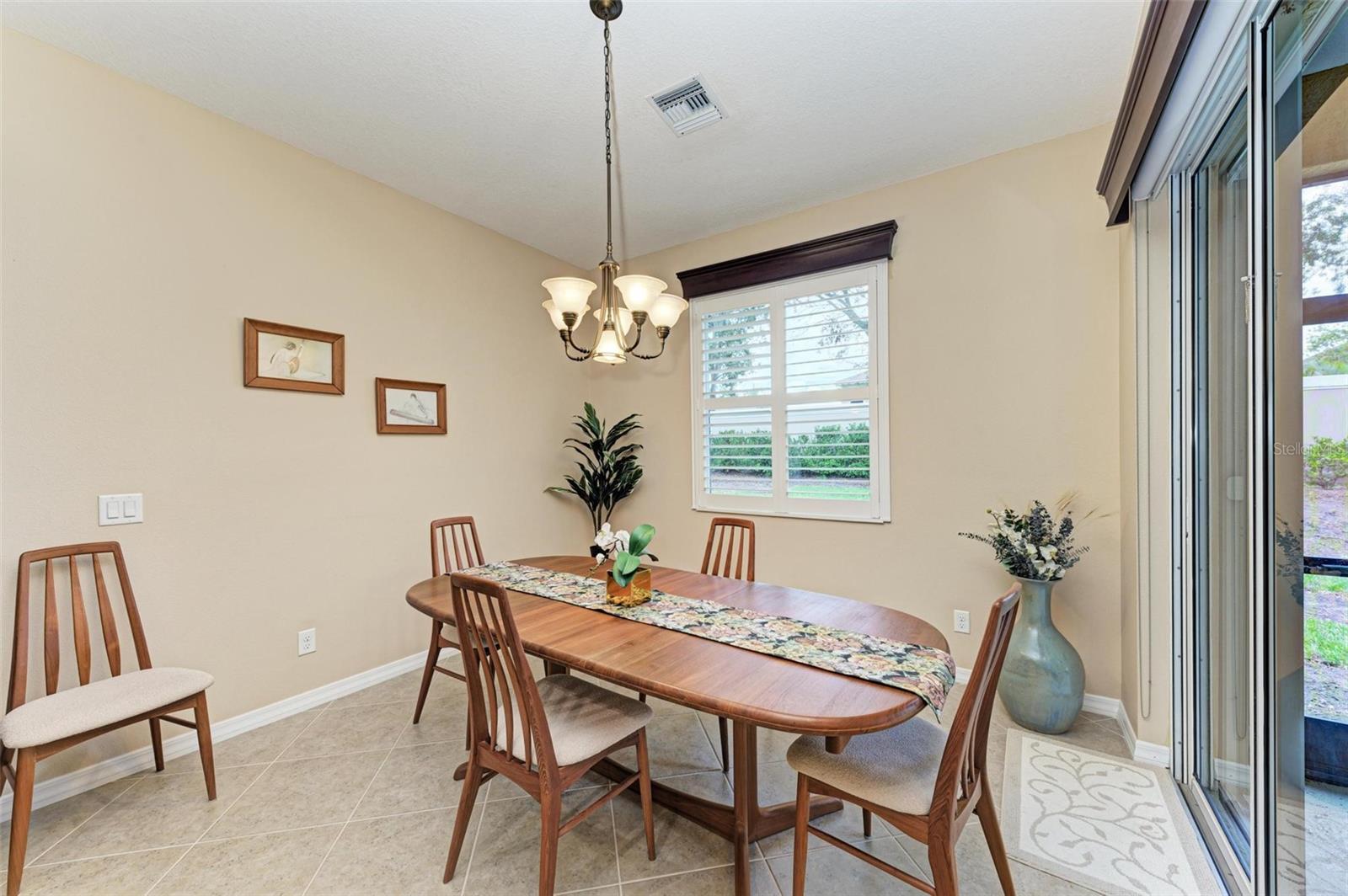 Listing Image #10