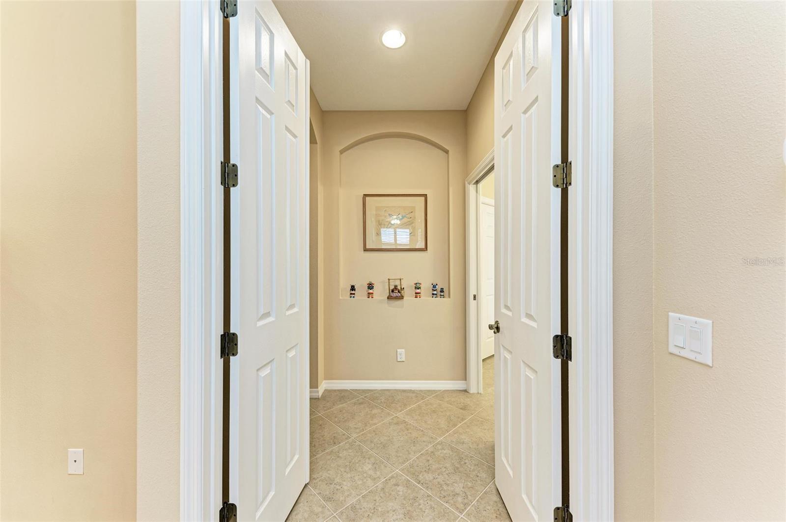 Listing Image #18