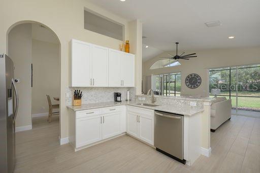 Listing Image #8