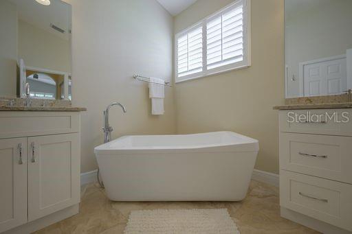 Listing Image #11