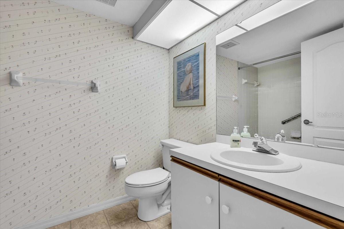 Listing Image #10