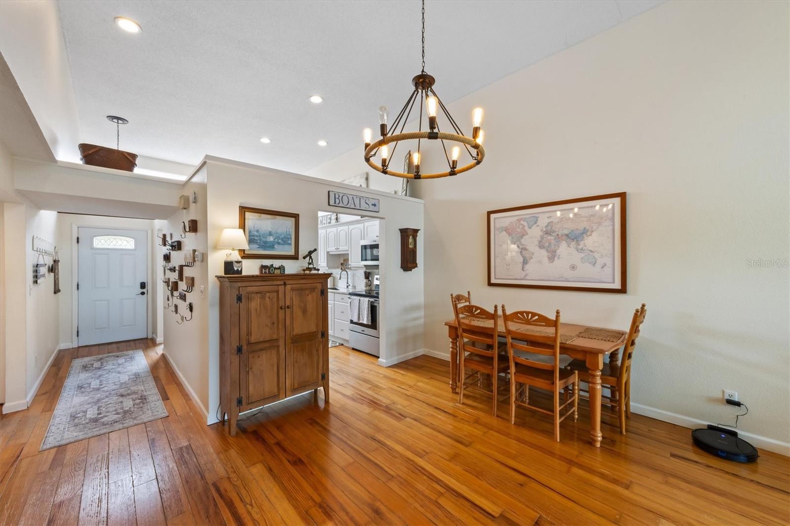 Listing Image #11
