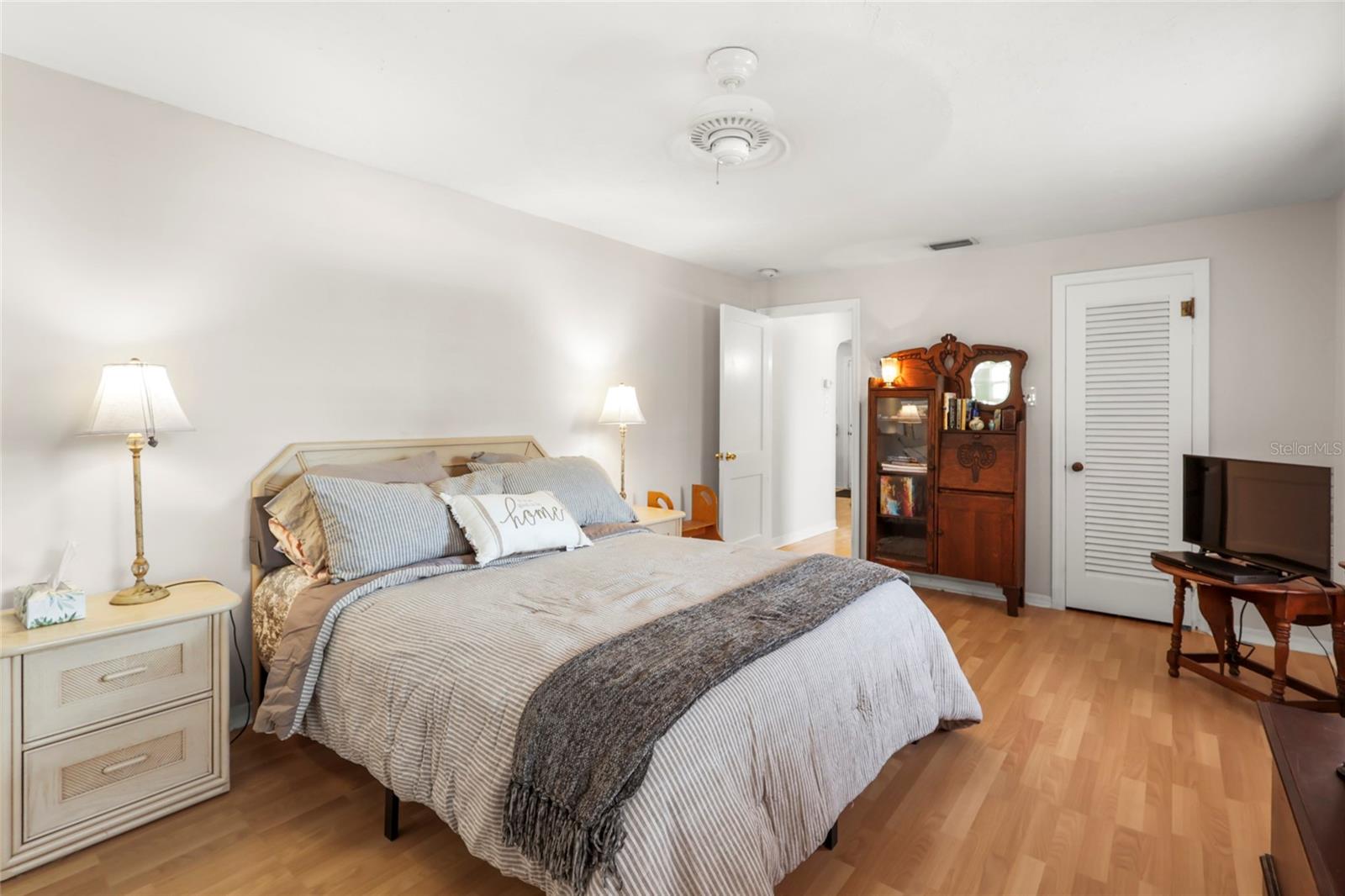Listing Image #7