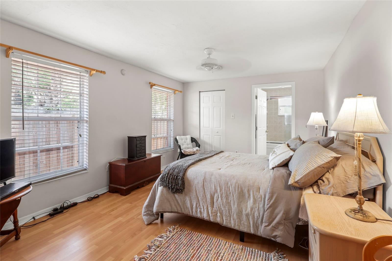 Listing Image #8
