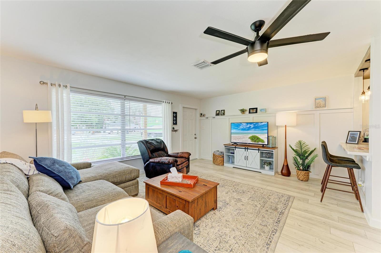 Listing Image #10