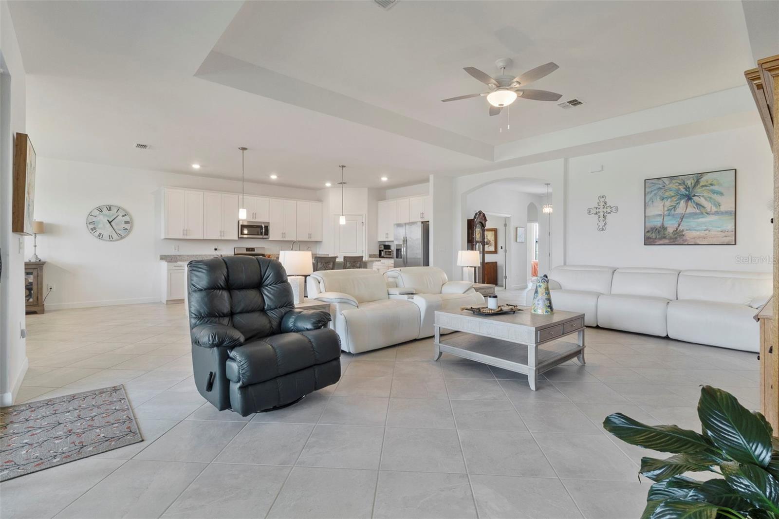 Listing Image #11