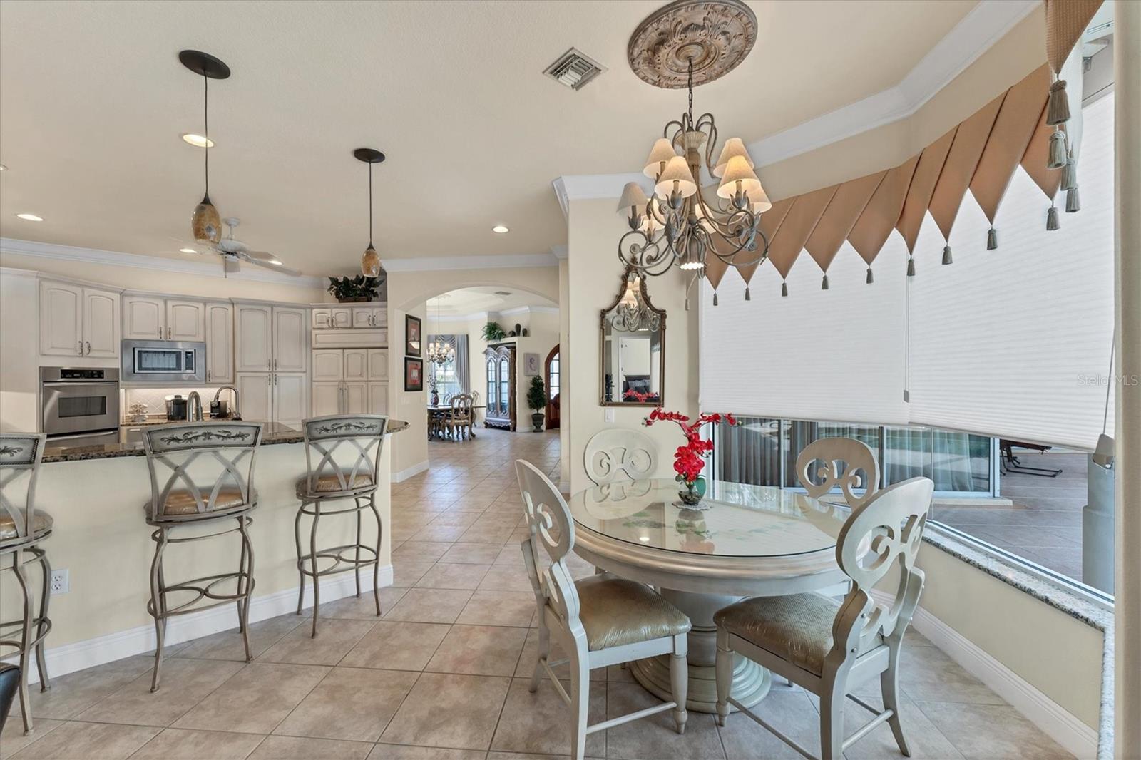 Listing Image #11