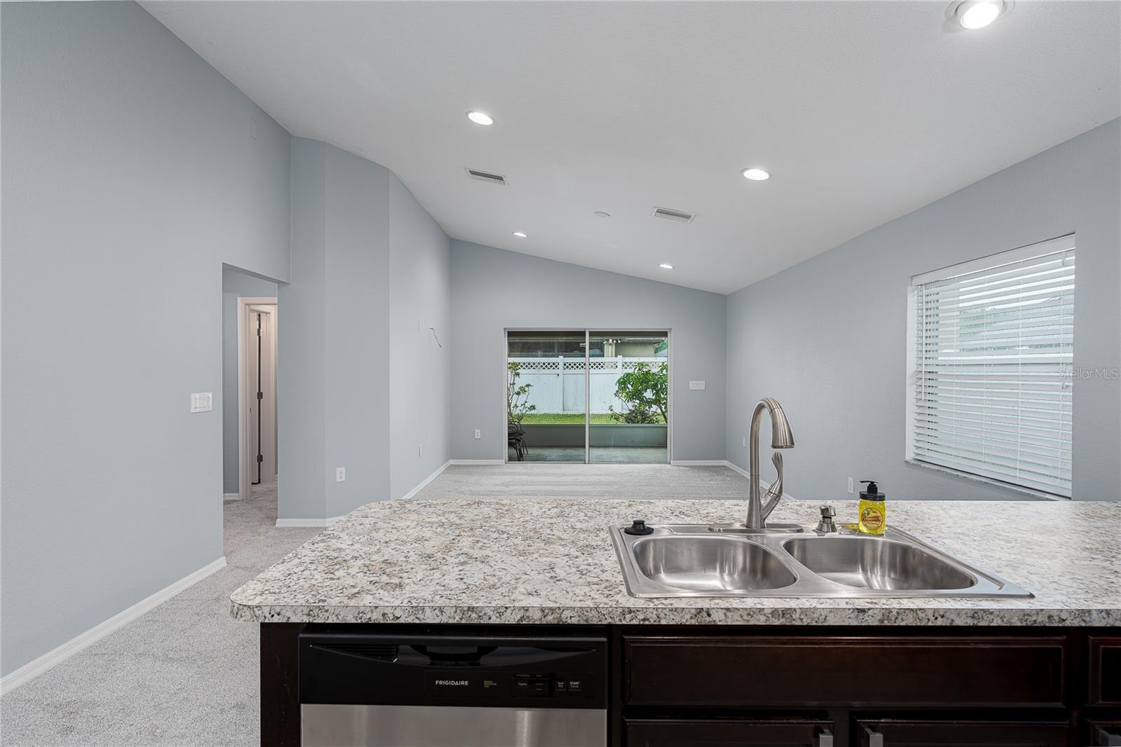 Listing Image #8