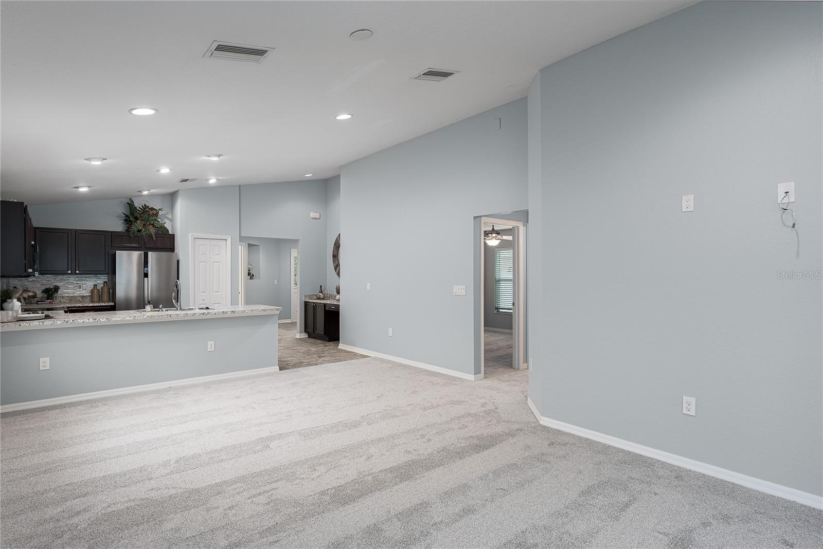 Listing Image #12