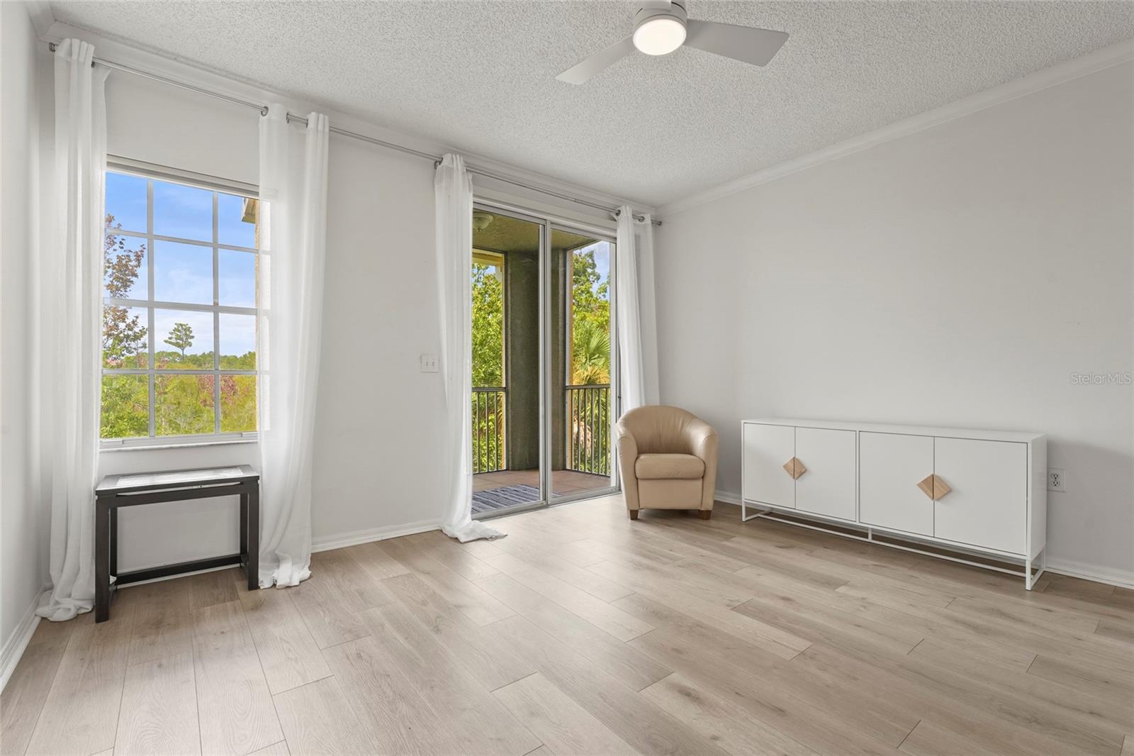 Listing Image #3
