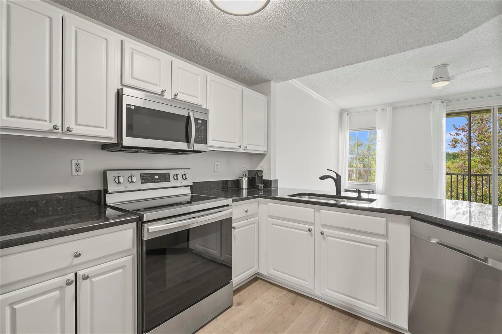 Listing Image #4