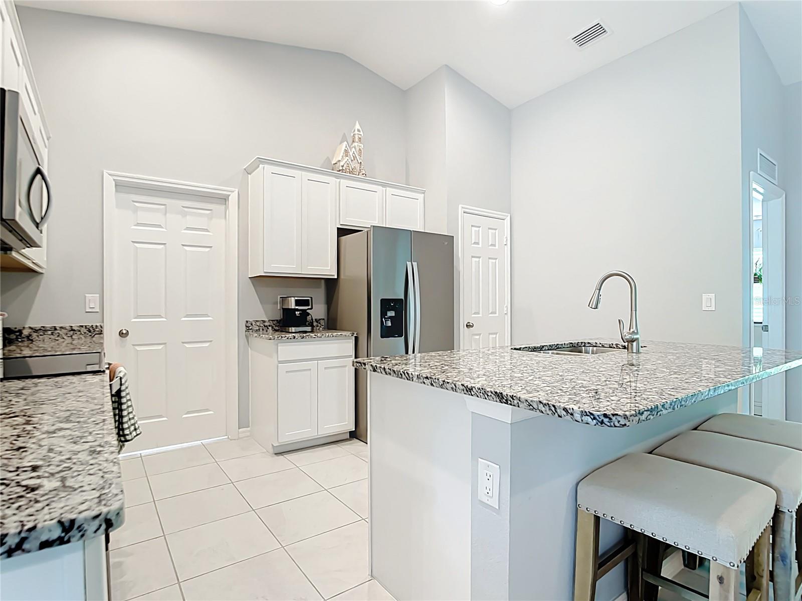 Listing Image #9