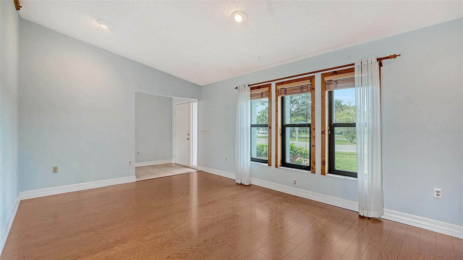 Listing Image #6
