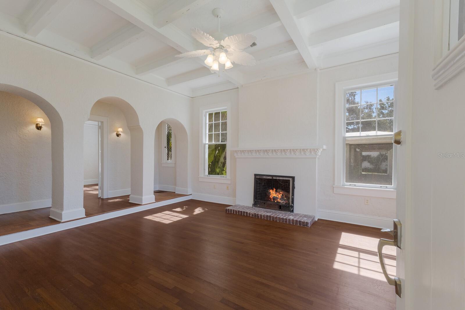 Listing Image #11