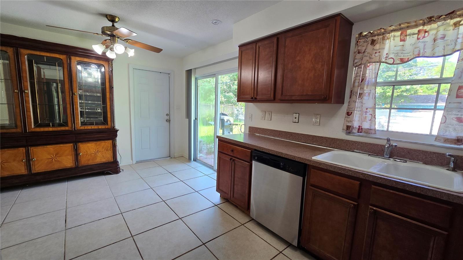 Listing Image #9