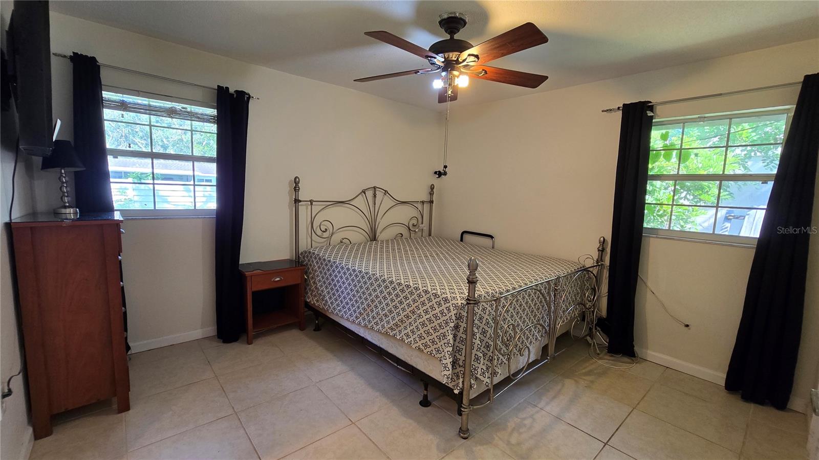 Listing Image #11