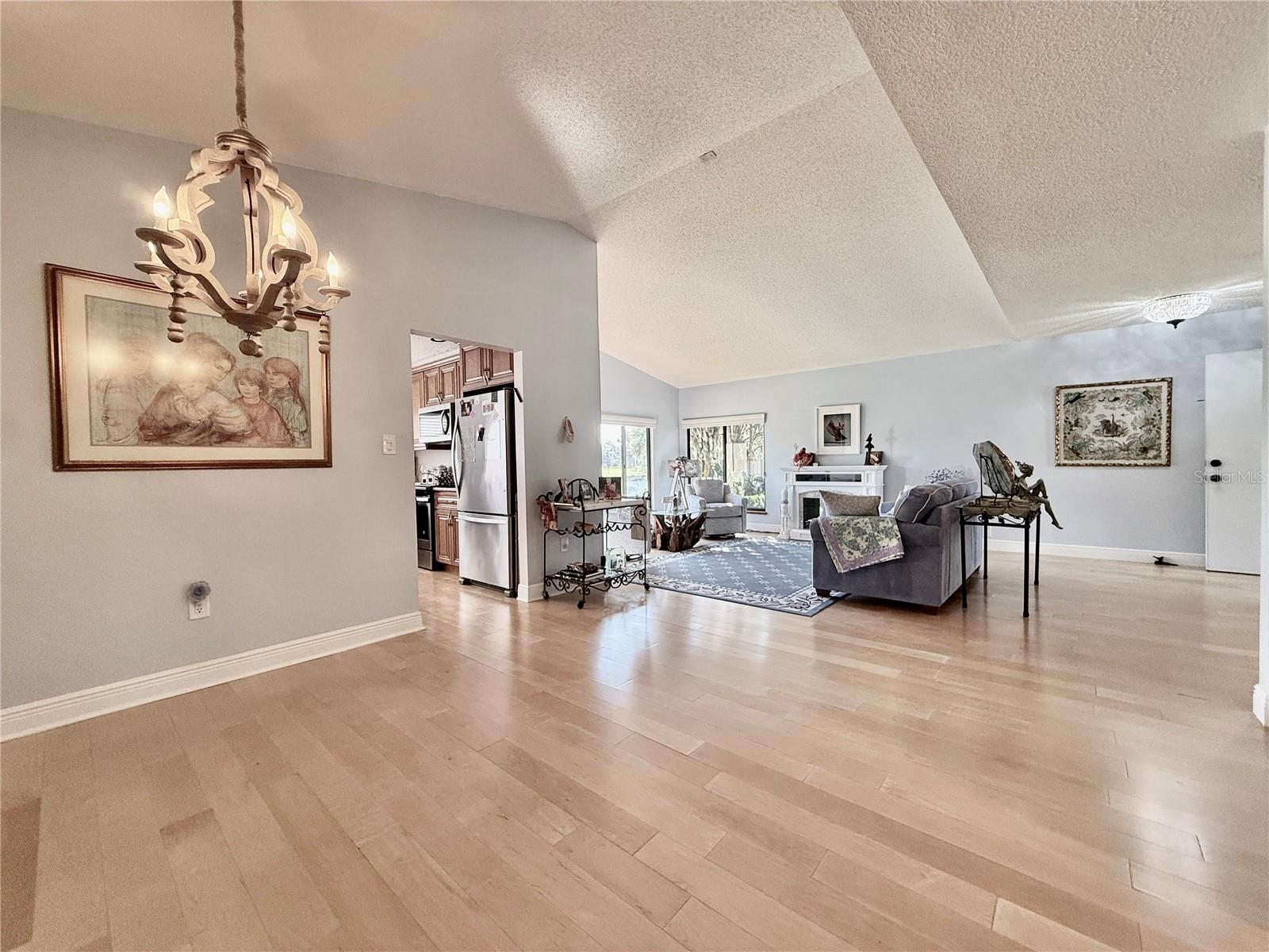 Listing Image #11