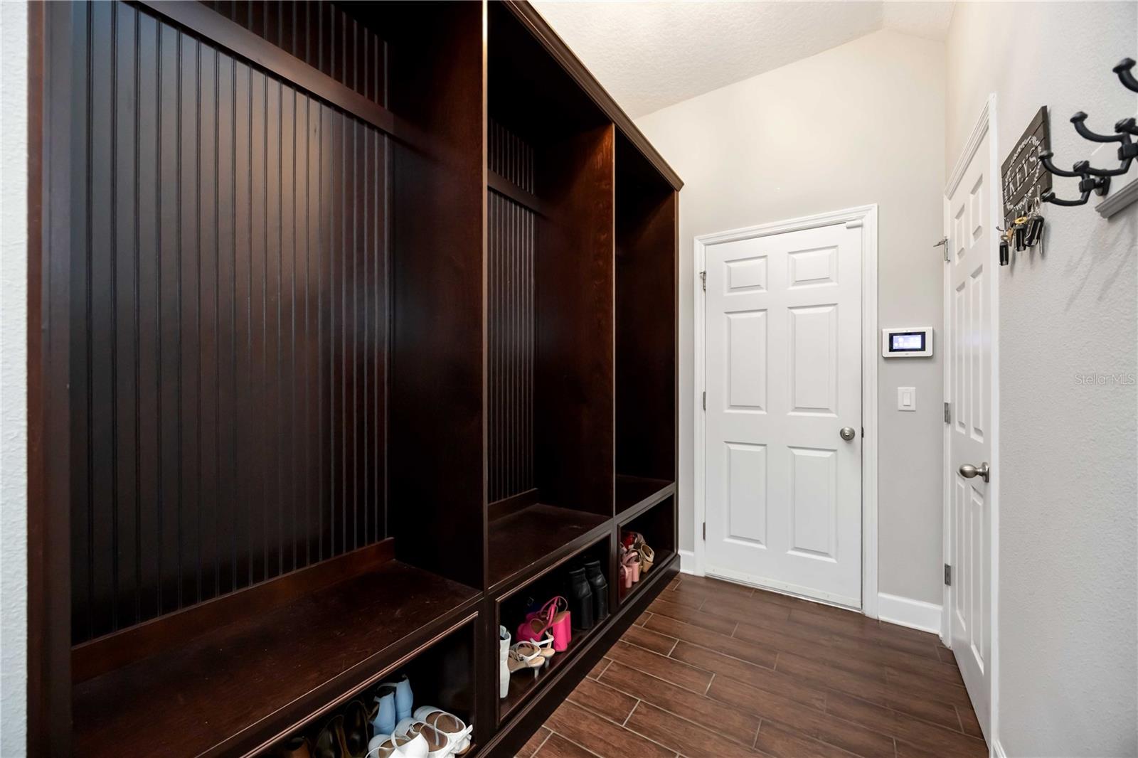Listing Image #9