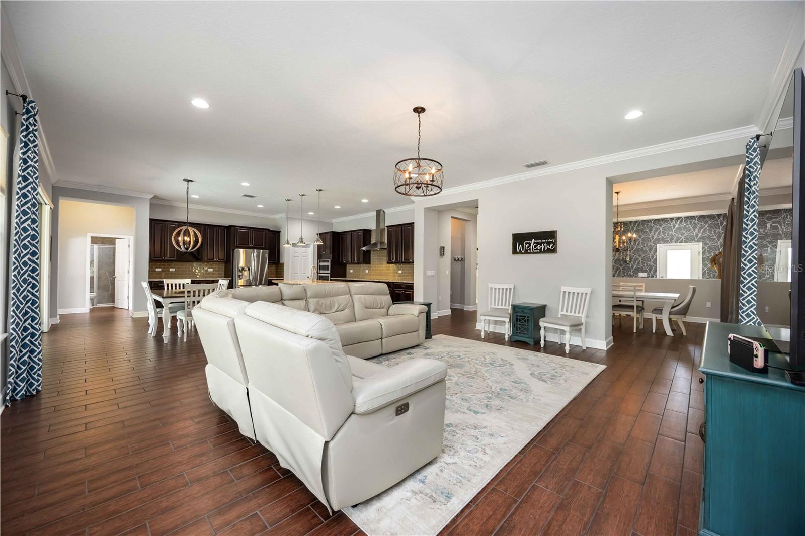 Listing Image #12