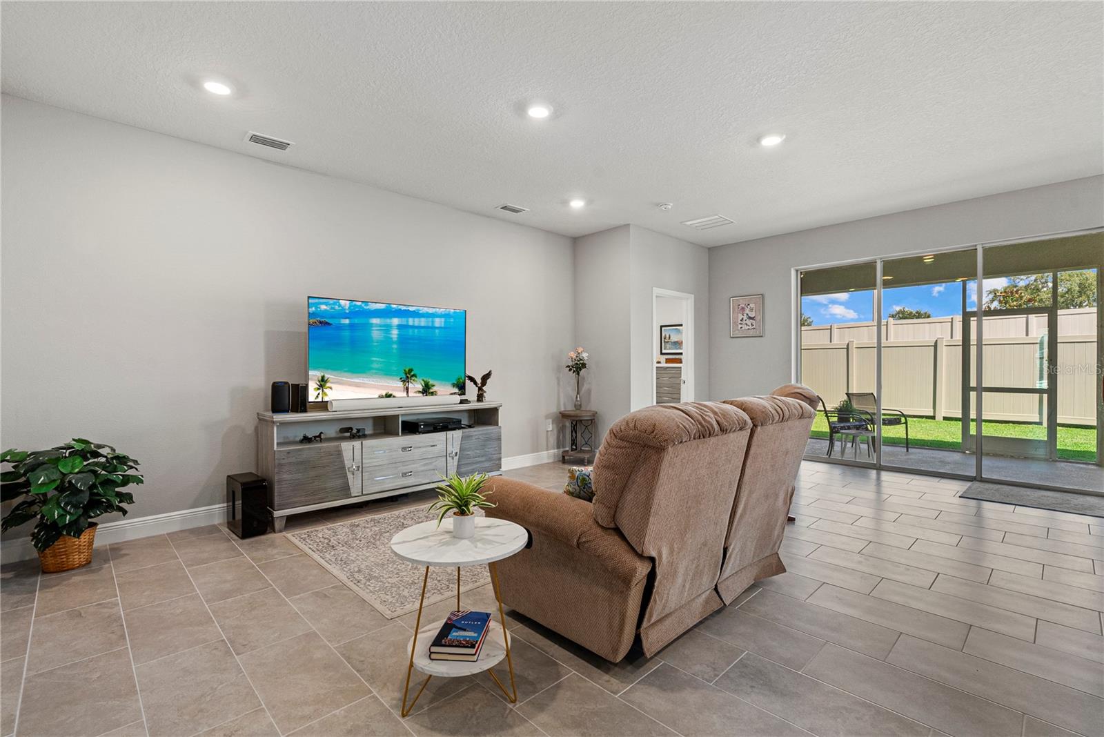 Listing Image #5