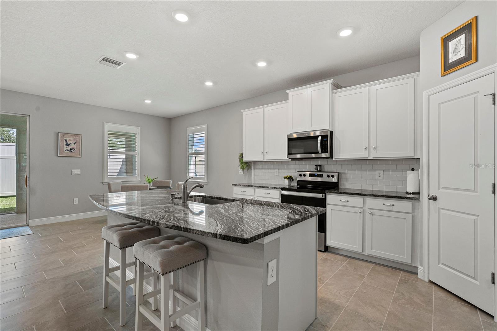 Listing Image #7