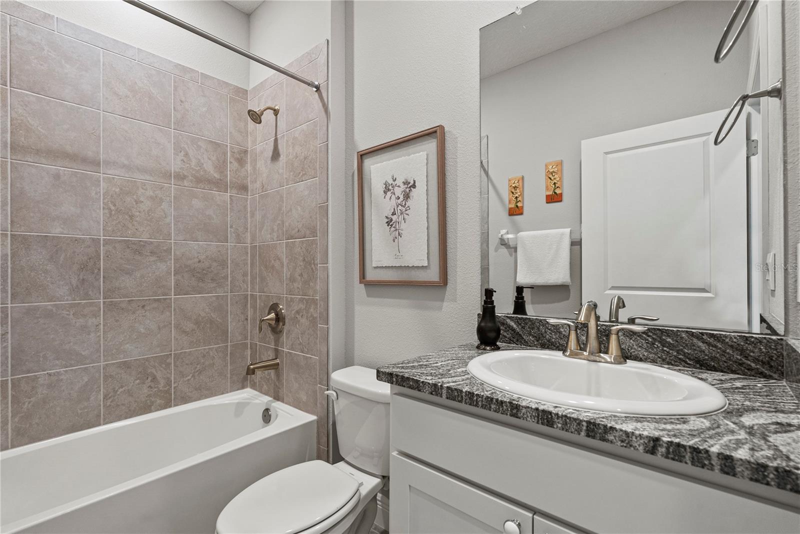 Listing Image #13