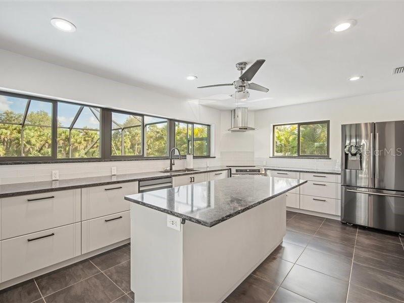 Listing Image #11