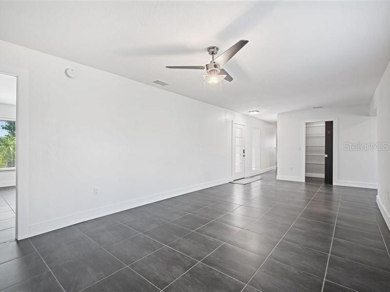 Listing Image #12