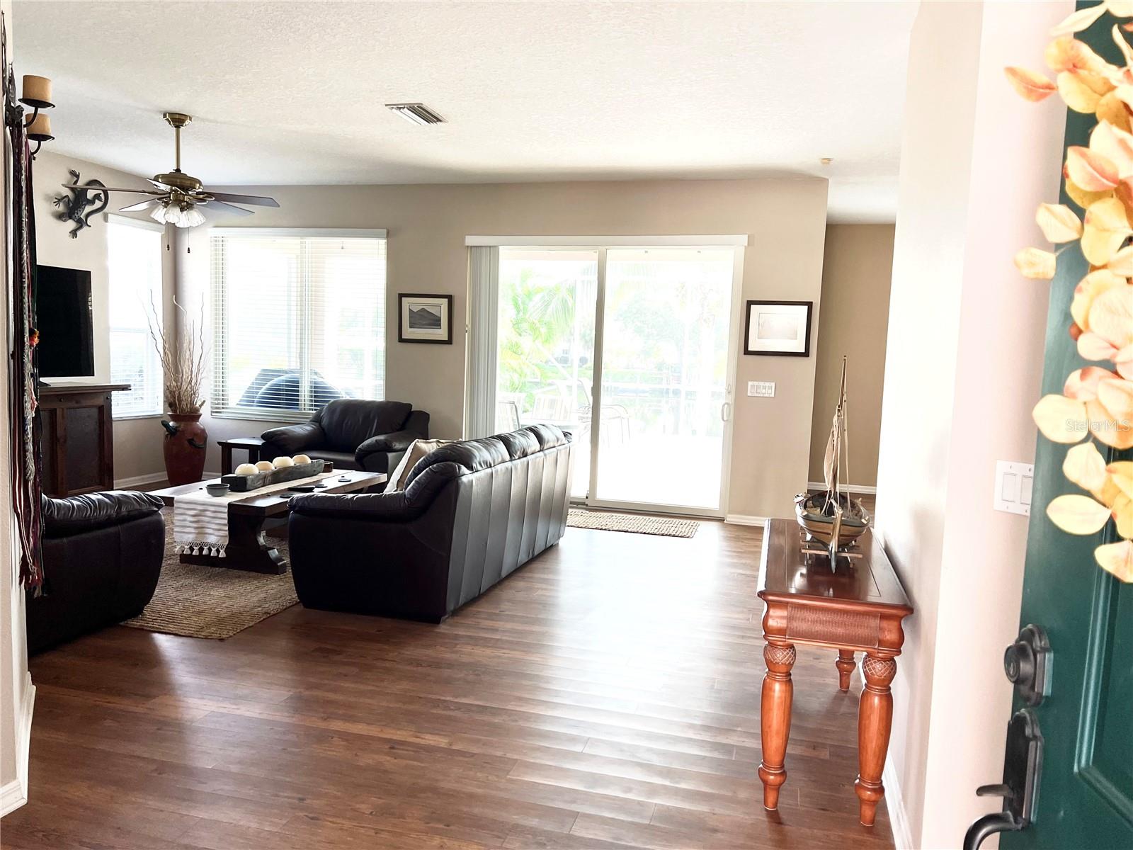Listing Image #8