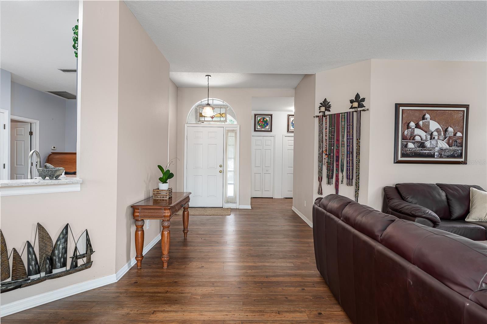 Listing Image #9