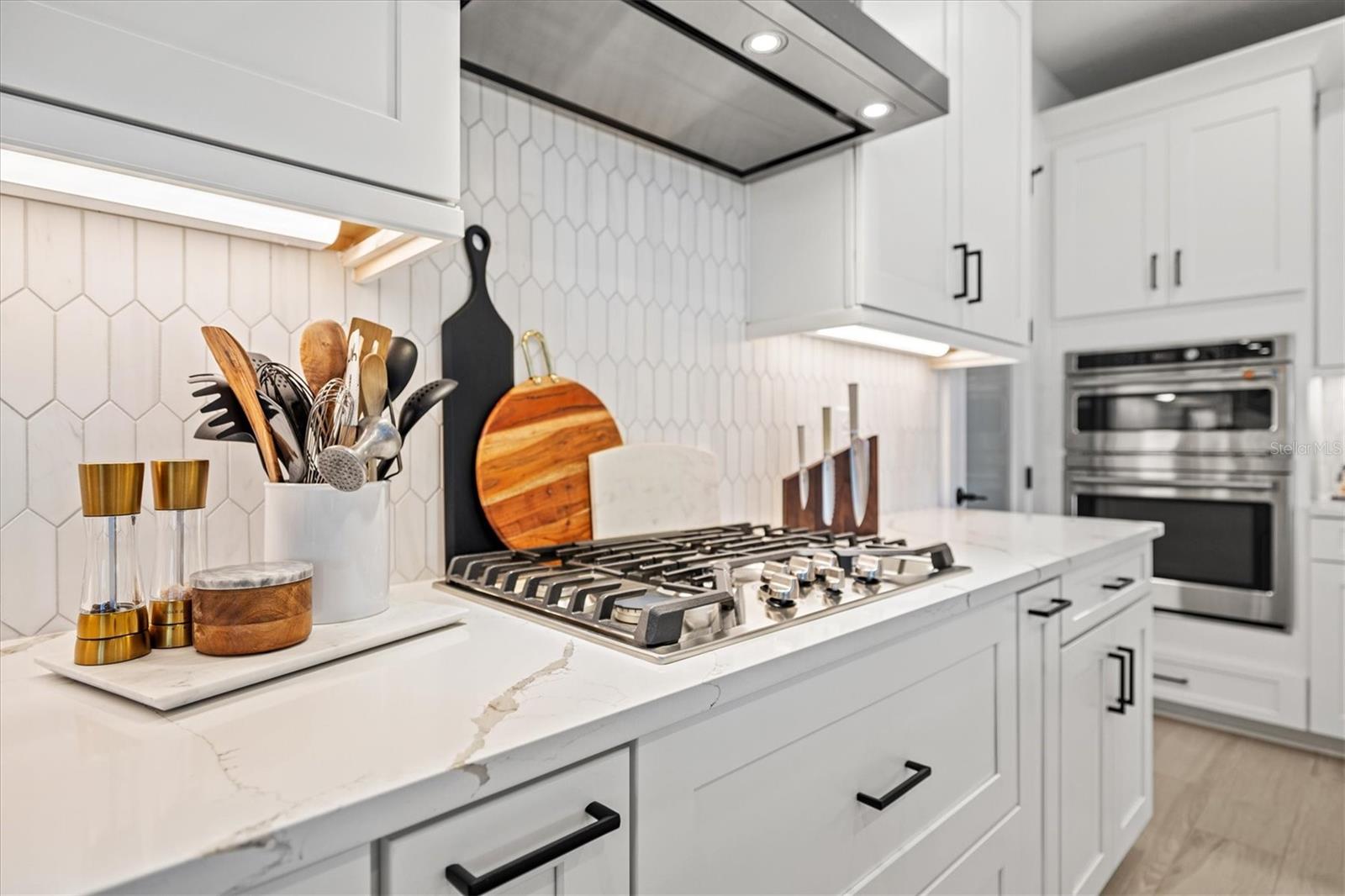 Listing Image #10