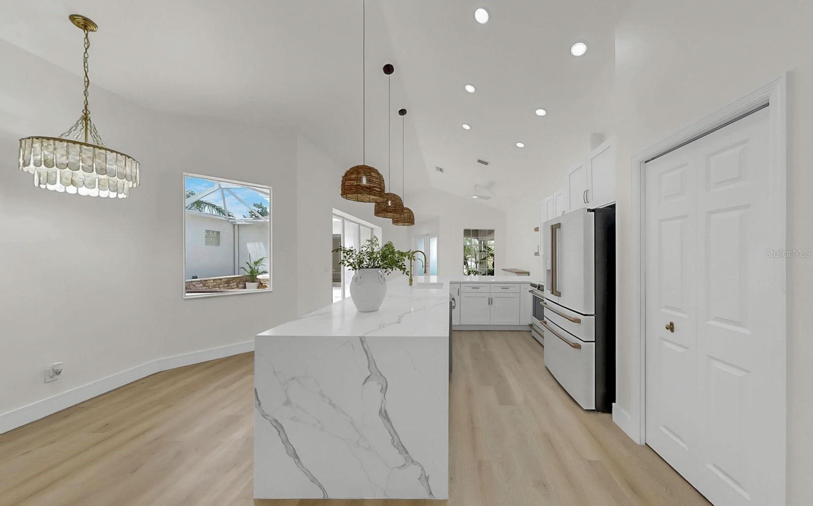 Listing Image #23