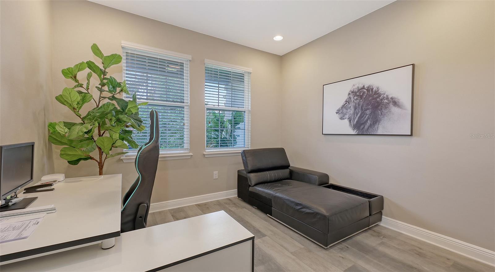 Listing Image #4