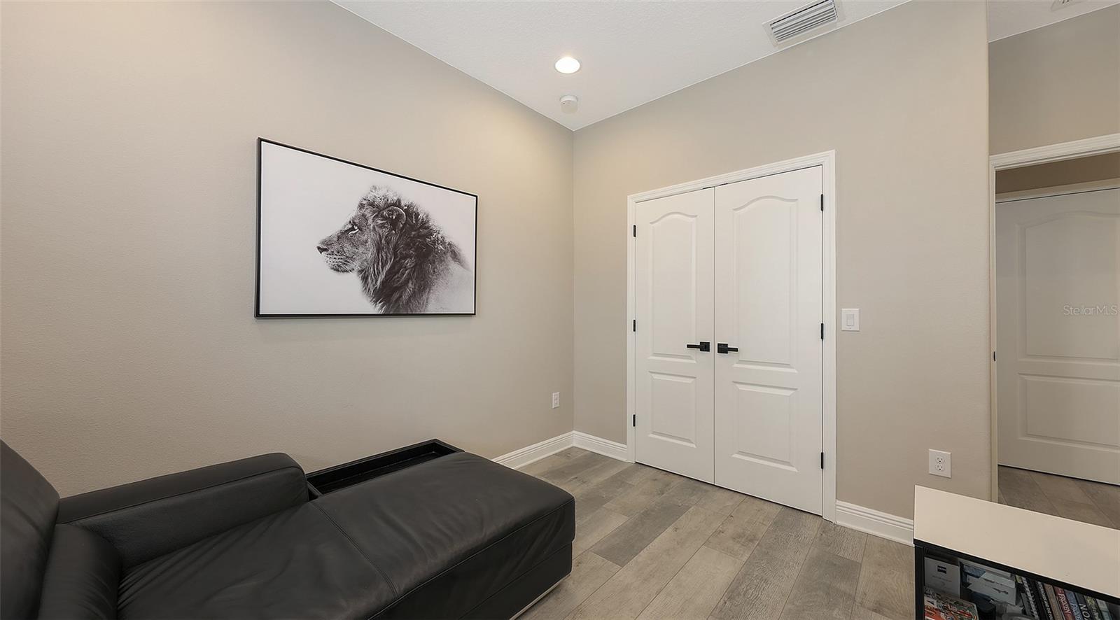 Listing Image #5