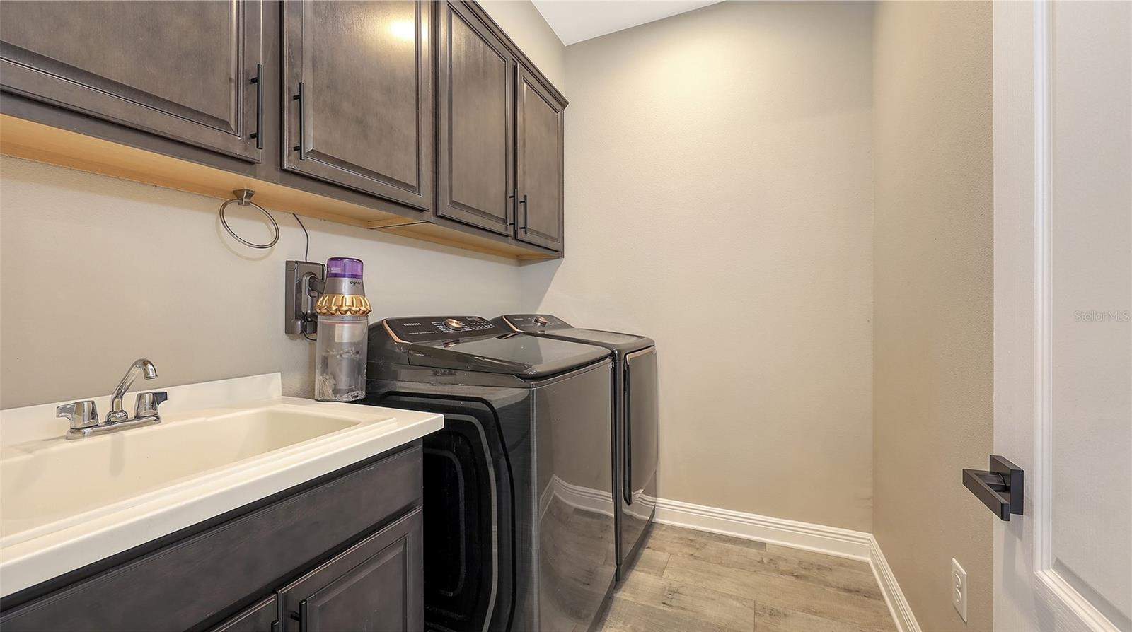 Listing Image #13