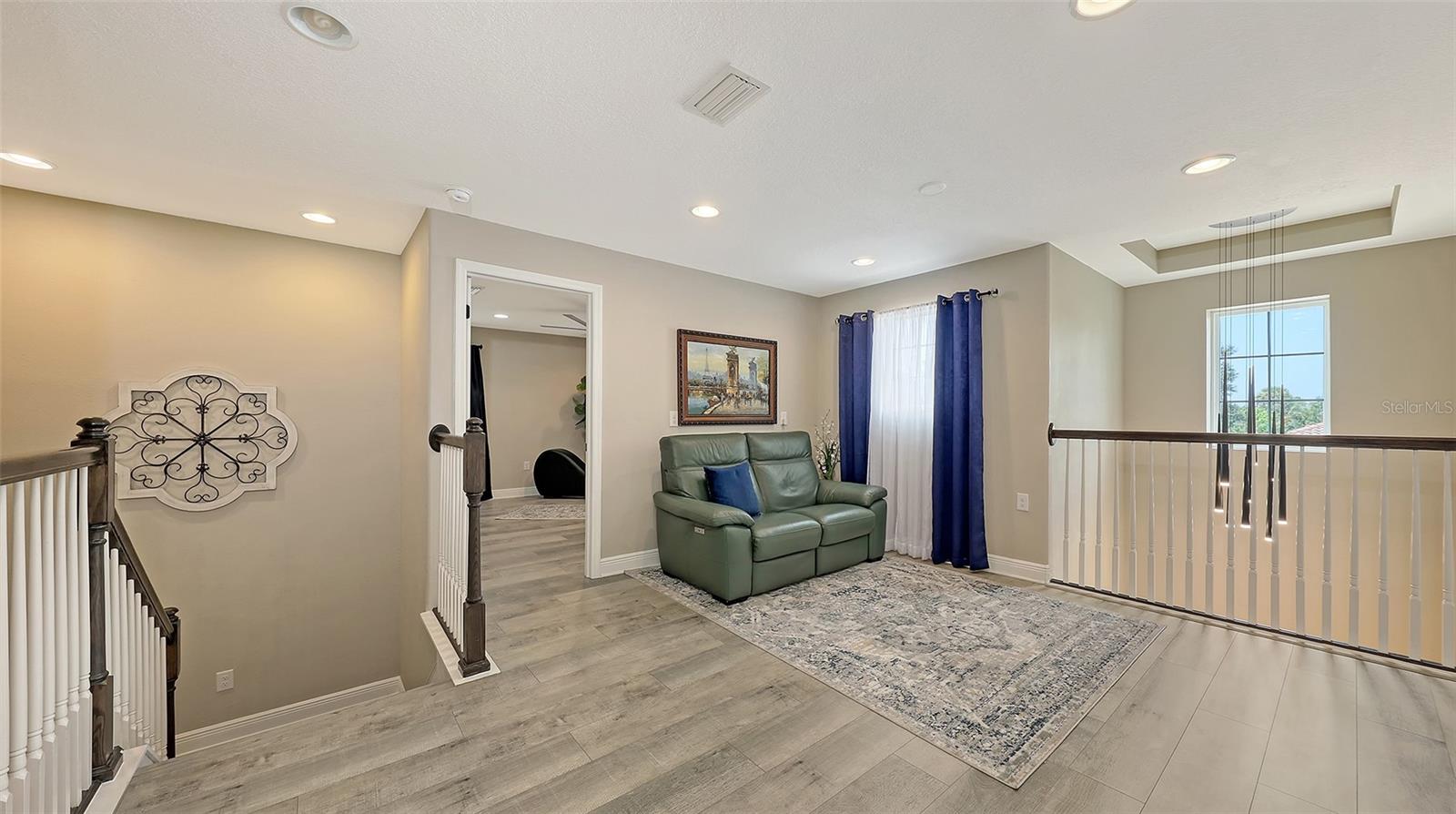 Listing Image #33