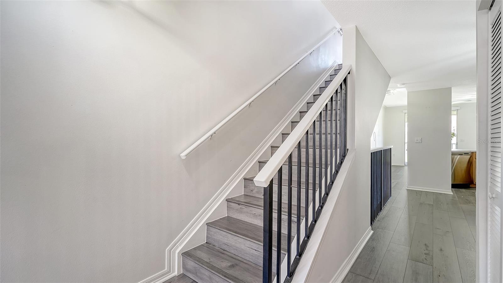 Listing Image #9